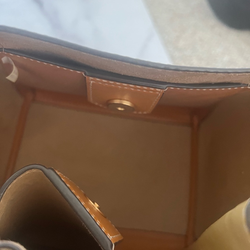 Tory Burch Tri Colored Bucket Bag - Picture 5 of 9